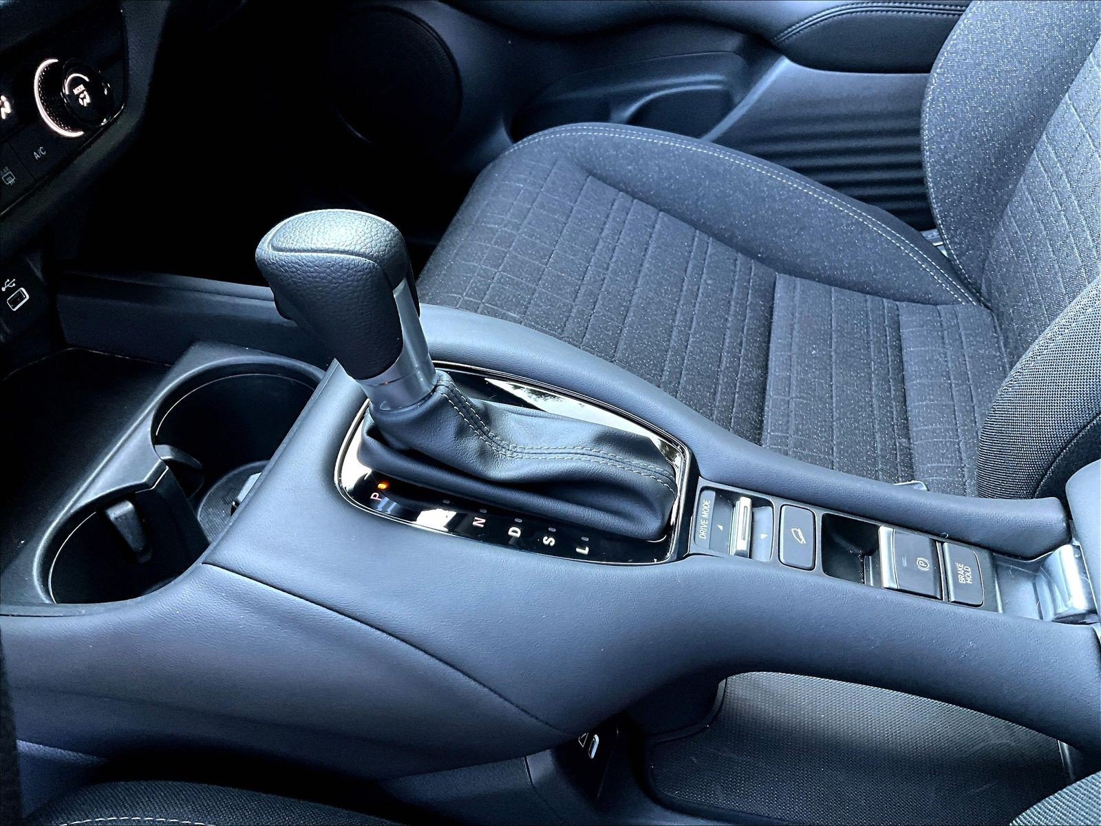 Certified 2025 Honda HR-V LX image 18