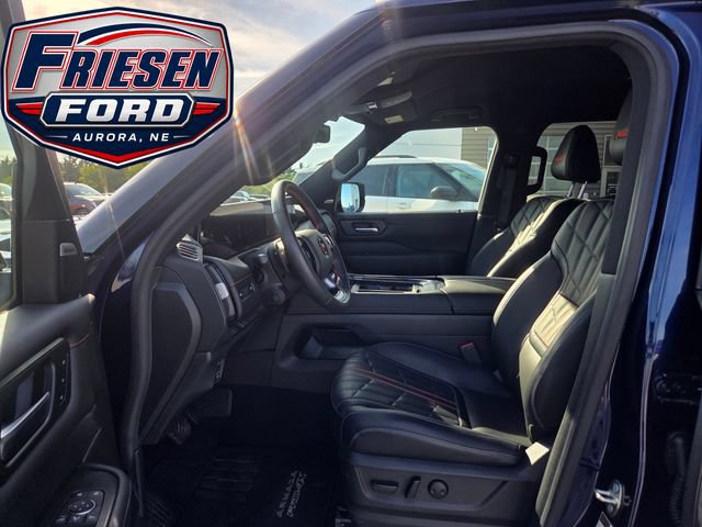 Used 2025 Nissan Armada PRO-4X AWD/4WD image 12