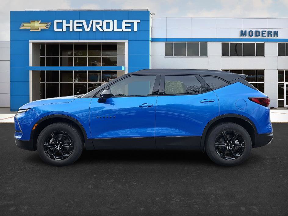 New 2025 Chevrolet Blazer LT w/ Midnight/Sport Edition image 2
