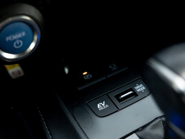 Used 2022 Toyota Venza XLE image 22