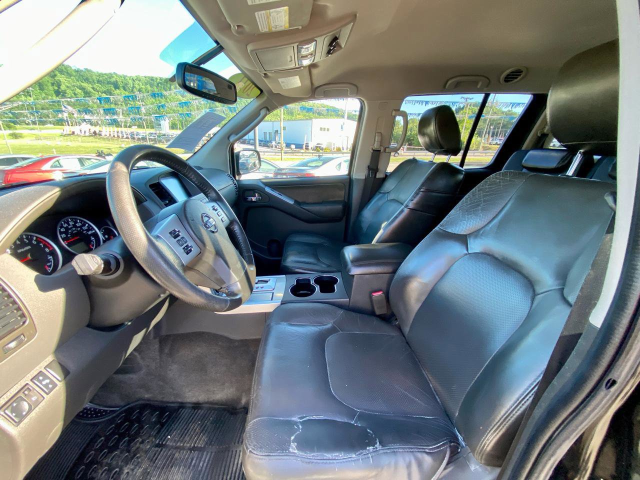 Used 2011 Nissan Pathfinder Silver AWD/4WD image 11