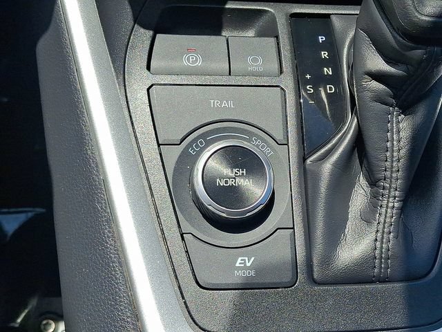 Certified 2025 Toyota RAV4 LE AWD/4WD image 24