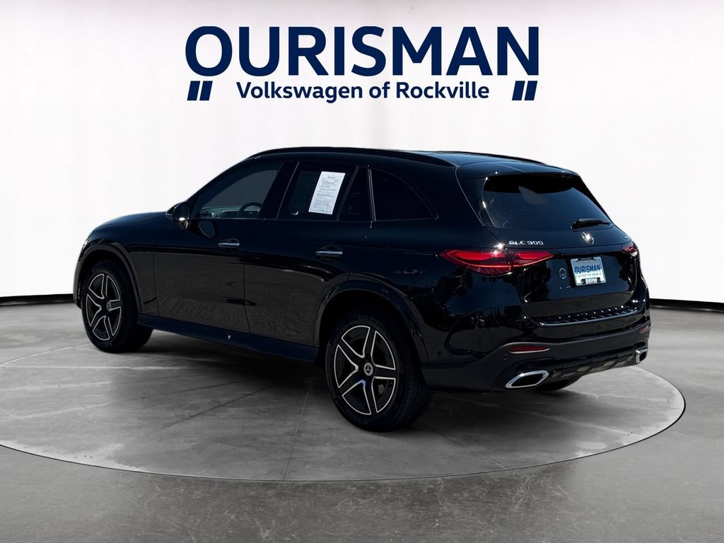 Used 2025 Mercedes-Benz GLC 300 4MATIC image 4