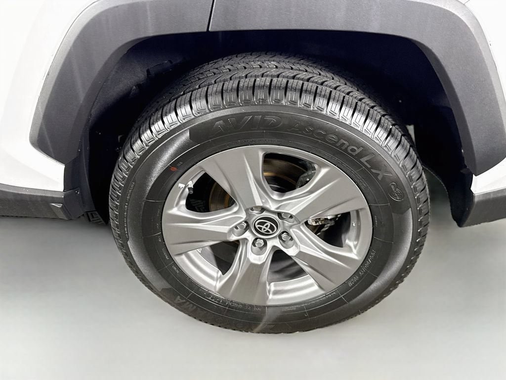 Certified 2022 Toyota RAV4 LE AWD/4WD image 32