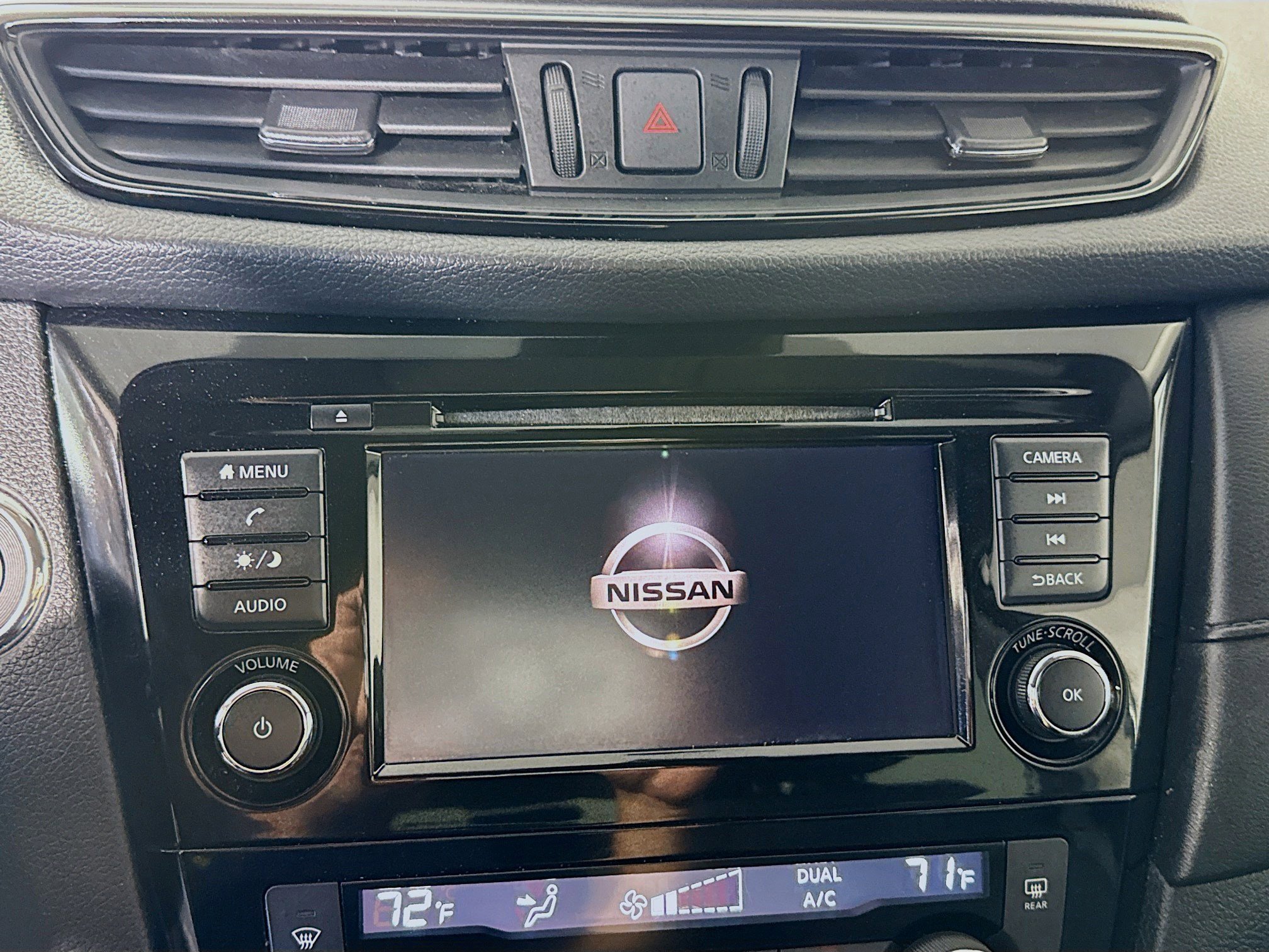 Used 2019 Nissan Rogue SV image 18