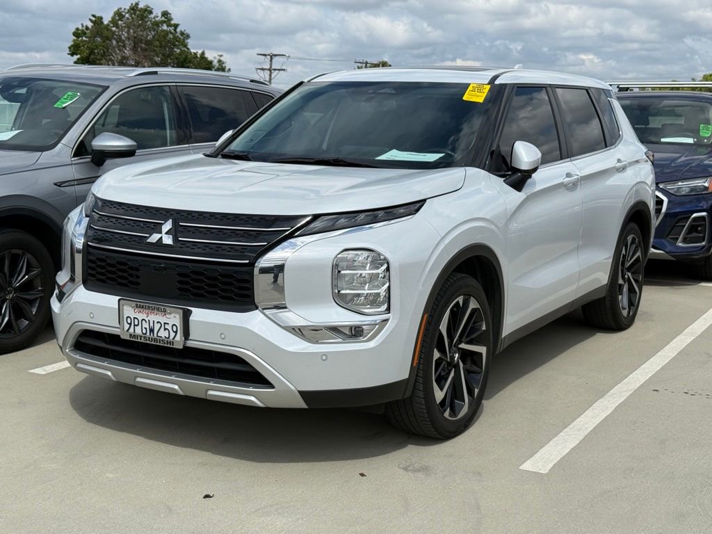 Used 2024 Mitsubishi Outlander FWD image 4