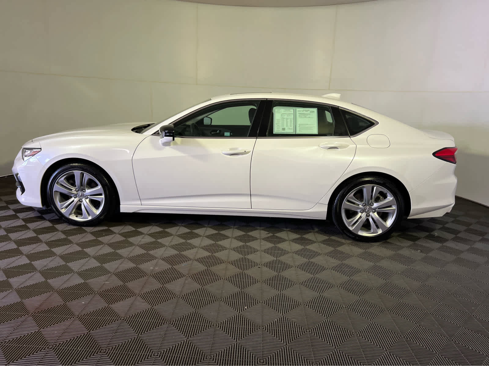 Certified 2023 Acura TLX w/ Technology Package image 4