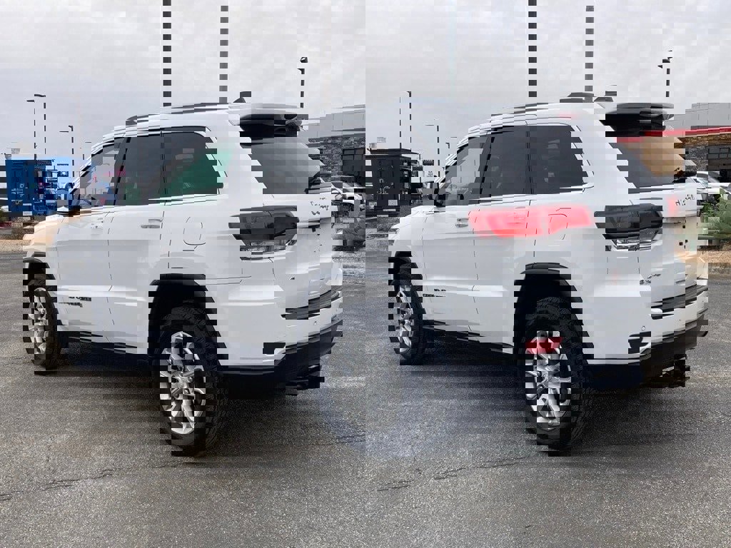 Used 2021 Jeep Grand Cherokee Laredo image 7