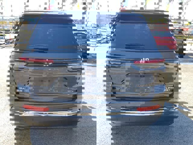 Certified 2024 Jeep Grand Cherokee Limited image 6