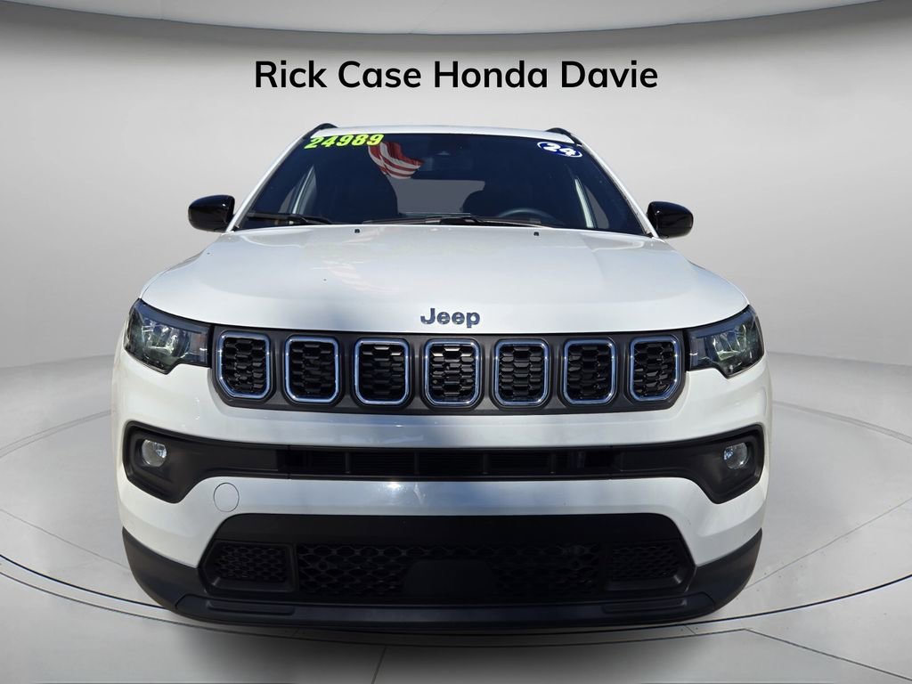 Used 2024 Jeep Compass Latitude image 5