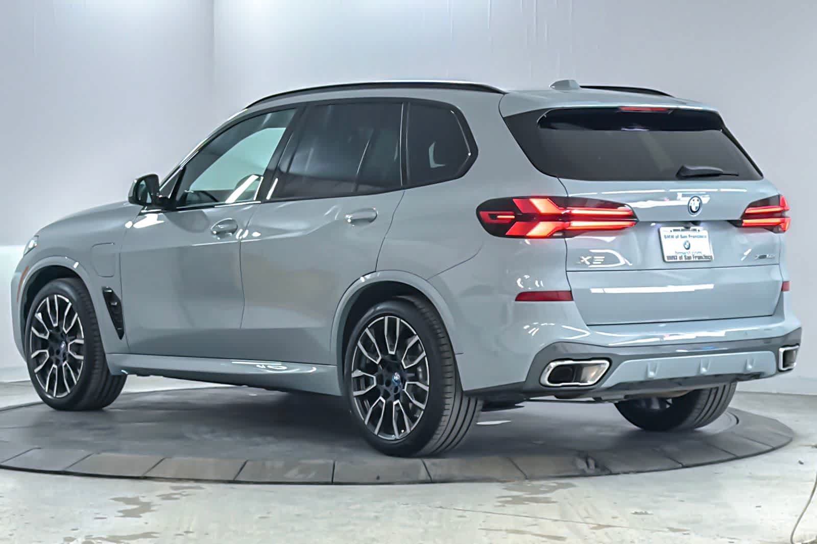 Used 2024 BMW X5 xDrive50e w/ Executive Package AWD/4WD image 6