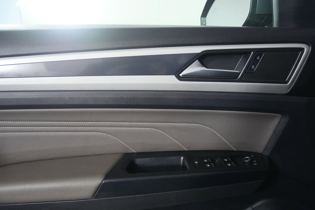 Used 2021 Volkswagen Atlas SEL R-Line image 8