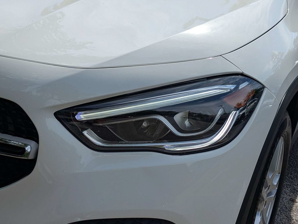 Used 2021 Mercedes-Benz GLA 250 4MATIC image 10