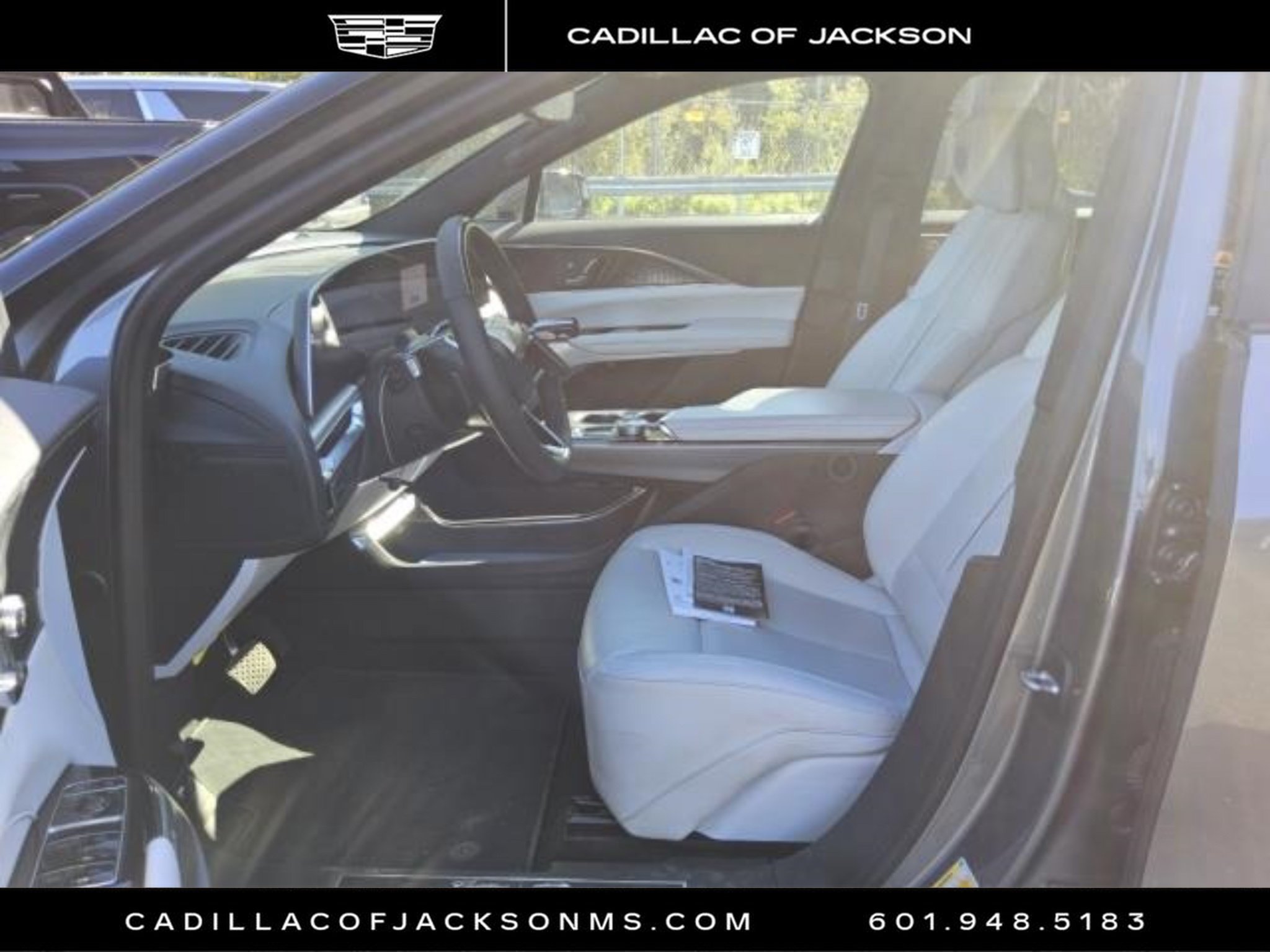 Used 2023 Cadillac Lyriq 2WD image 5