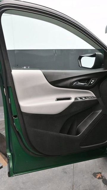 Used 2018 Chevrolet Equinox LS image 17