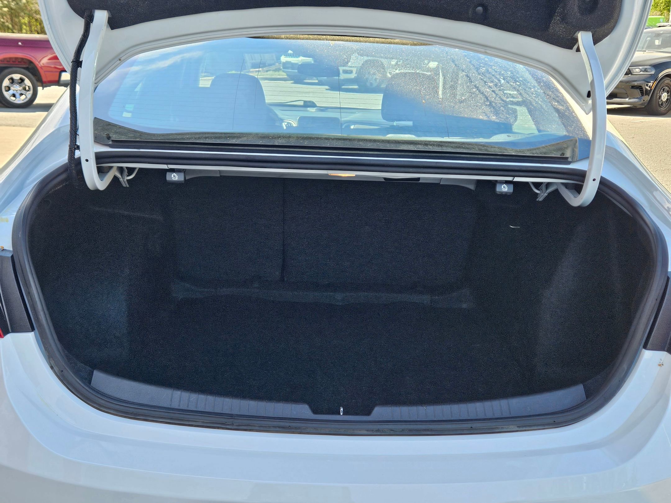 Used 2024 Chevrolet Malibu LT image 29