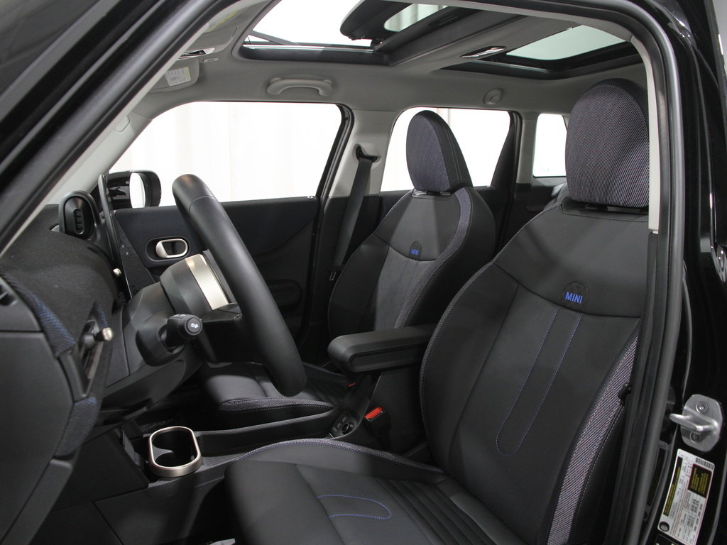 Certified 2025 MINI Cooper S image 5