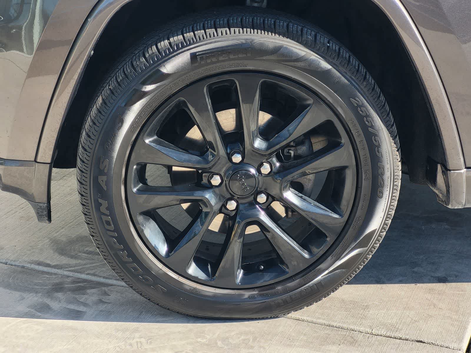Used 2017 Jeep Grand Cherokee Altitude AWD/4WD image 9
