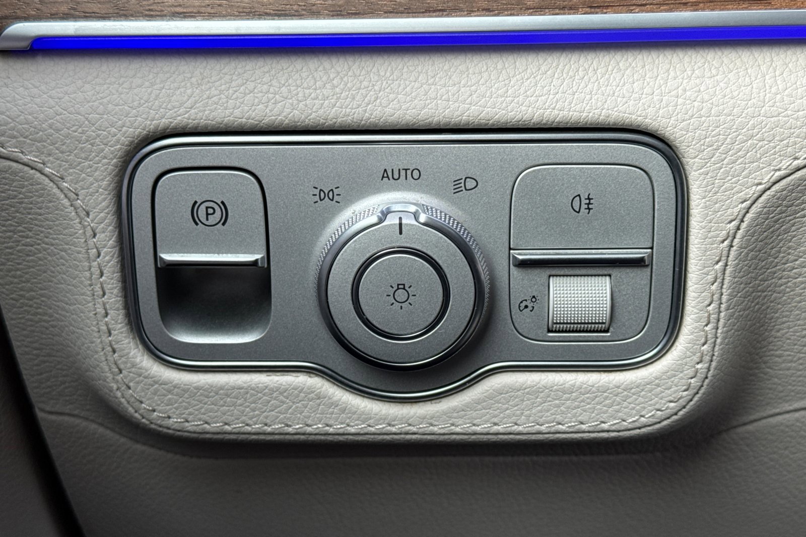 Certified 2024 Mercedes-Benz GLE 450 4MATIC image 28