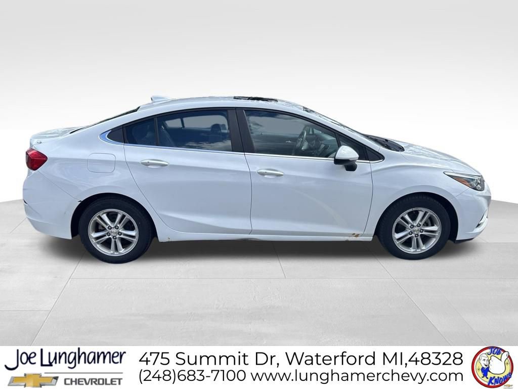 Used 2016 Chevrolet Cruze LT w/ Sun And Sound Package FWD image 2