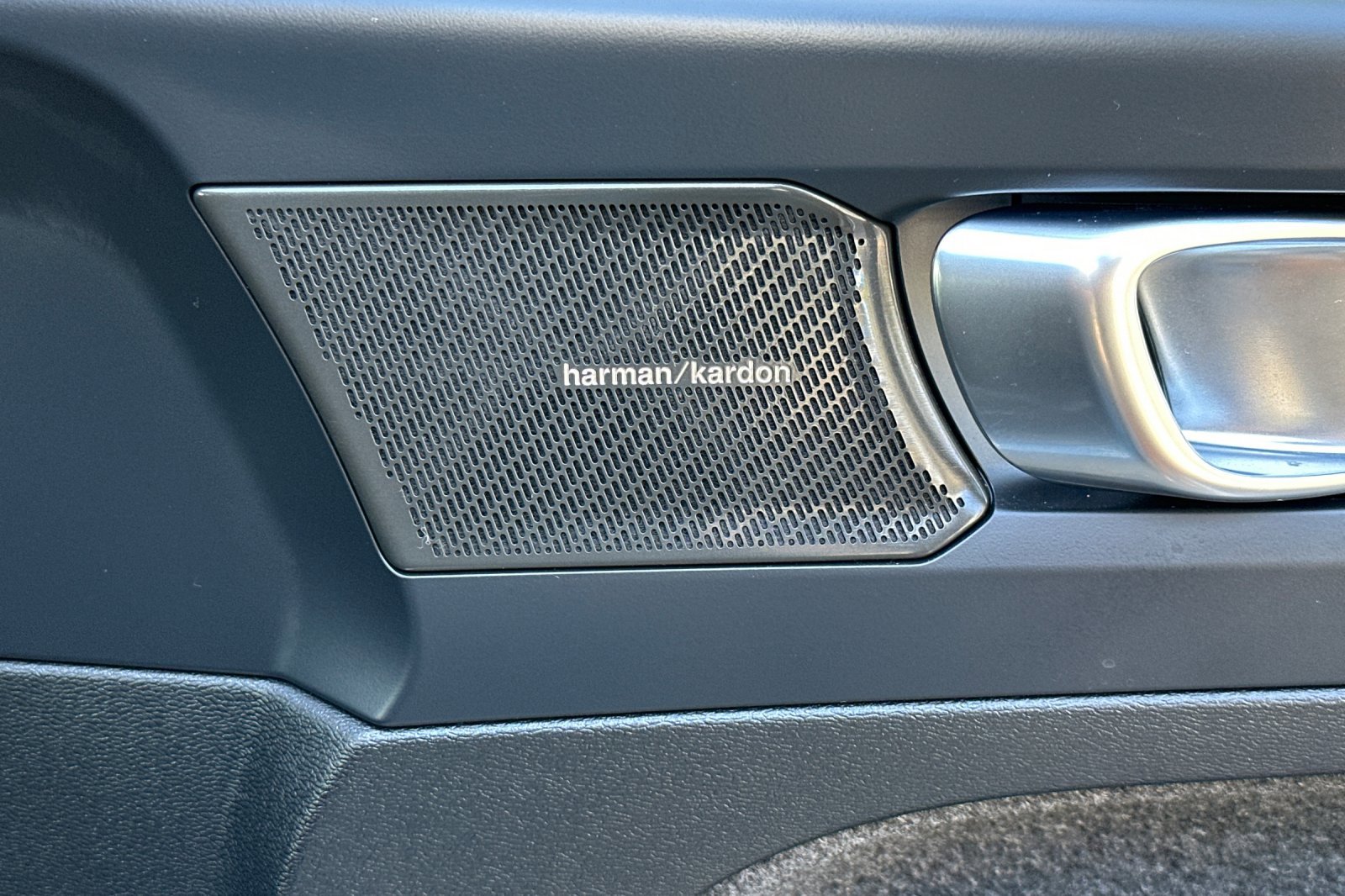 Certified 2023 Volvo C40 P8 Recharge Ultimate AWD/4WD image 21