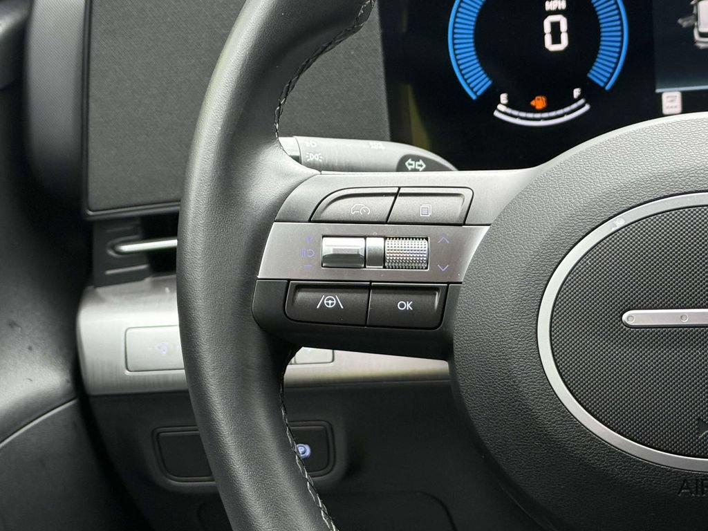 Used 2025 Hyundai Kona SEL FWD image 23