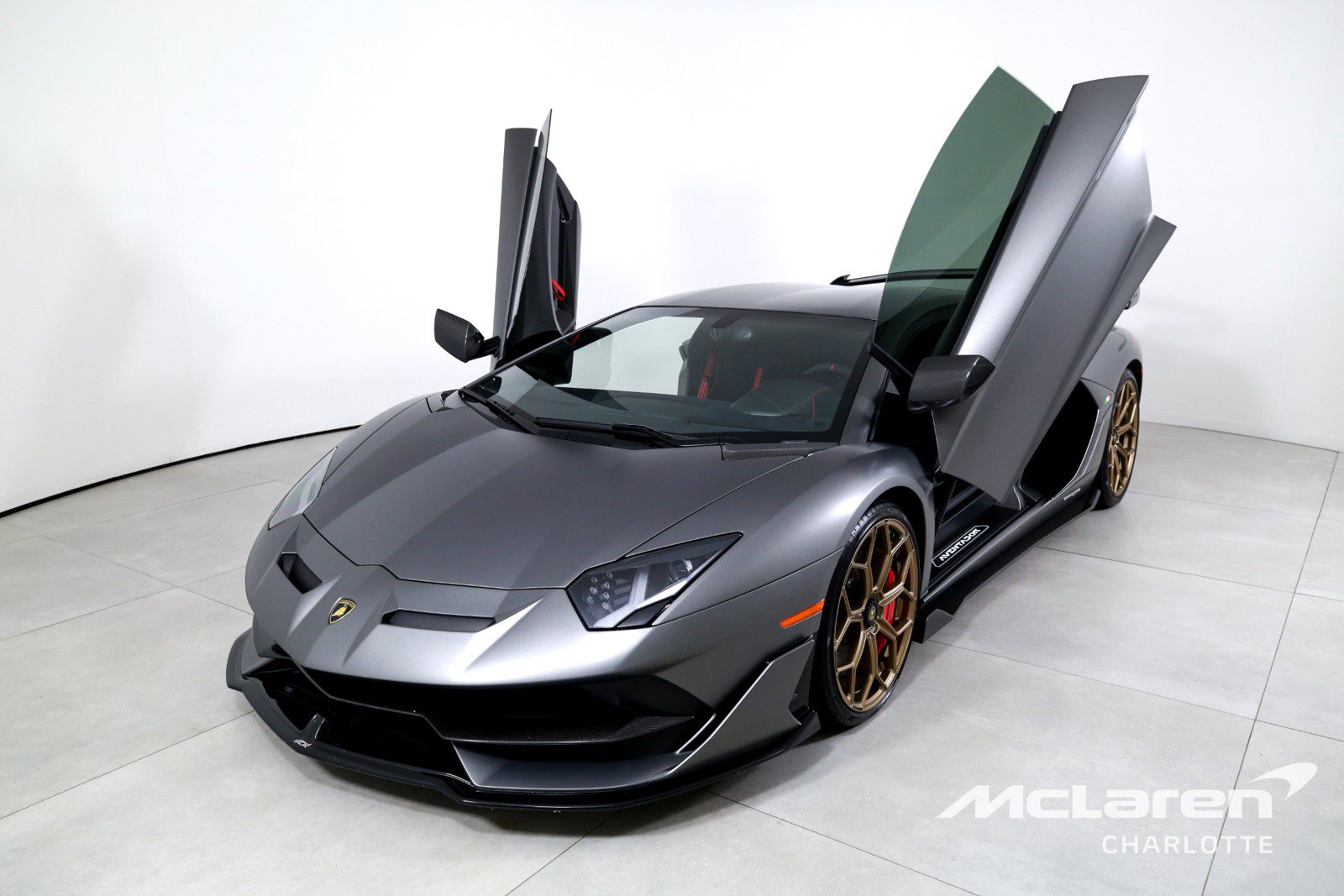 Used 2020 Lamborghini Aventador SVJ AWD/4WD image 5