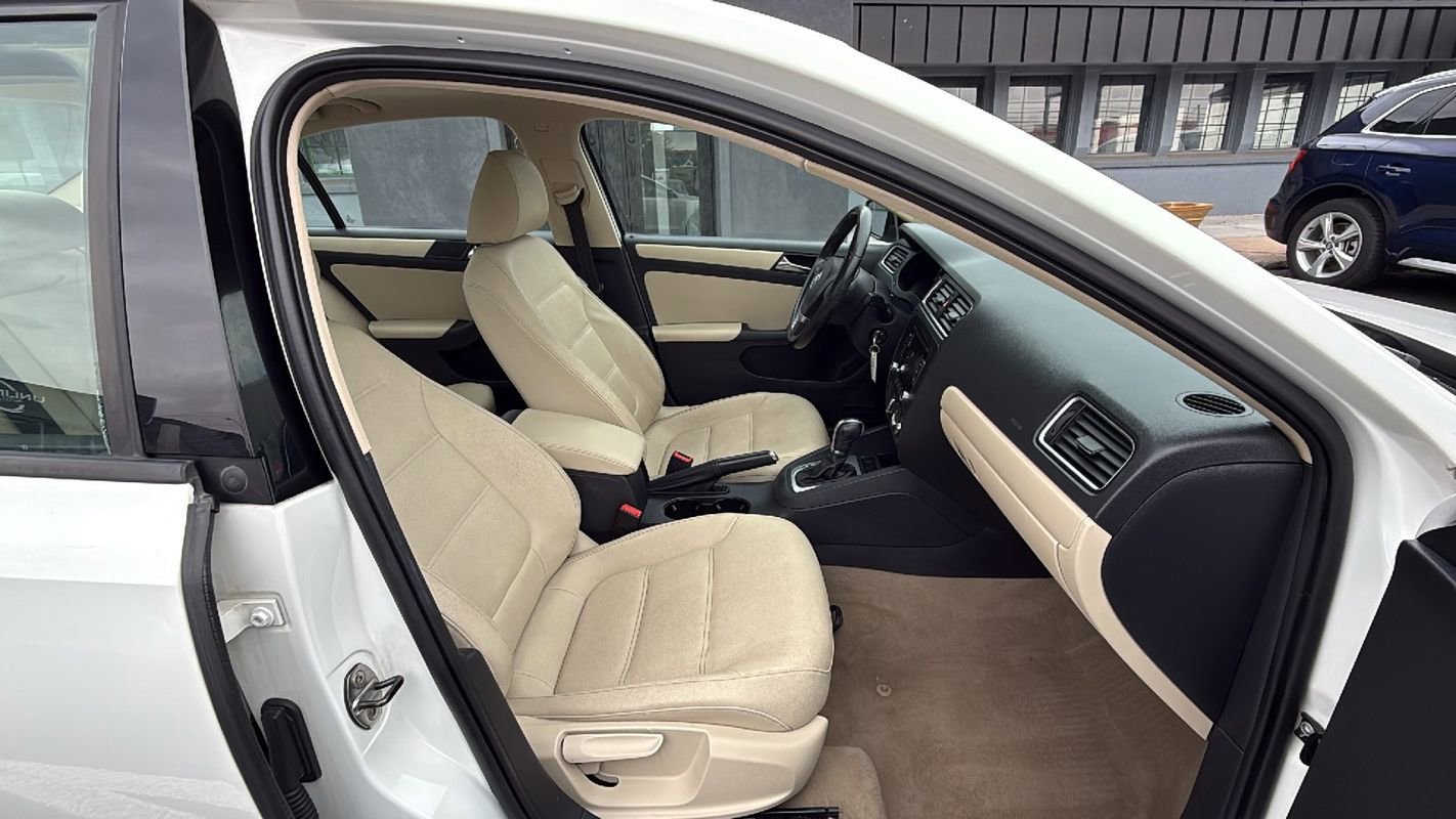 Used 2011 Volkswagen Jetta SE image 19