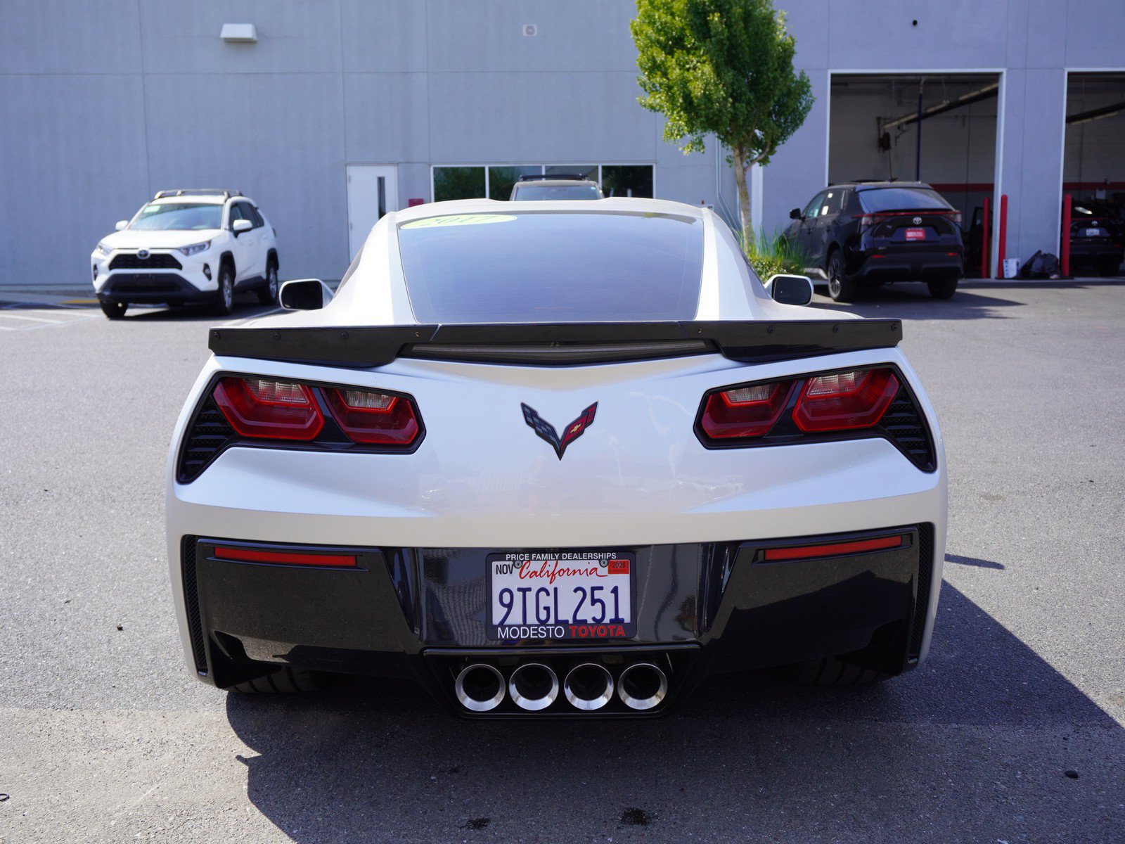 Used 2017 Chevrolet Corvette Stingray Coupe w/ Carbon Flash Badge Package RWD image 9