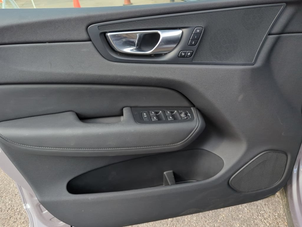 Used 2026 Volvo XC60 B5 Plus AWD/4WD image 10