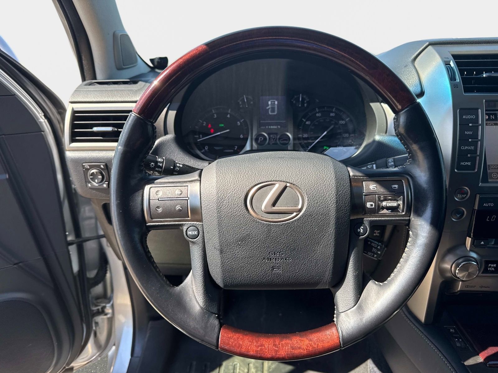 Used 2017 Lexus GX 460 Premium image 27