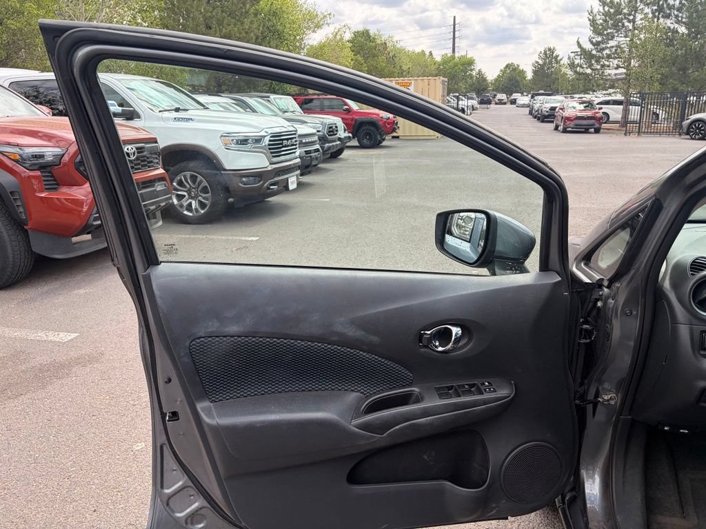 Used 2018 Nissan Versa Note SV FWD image 19