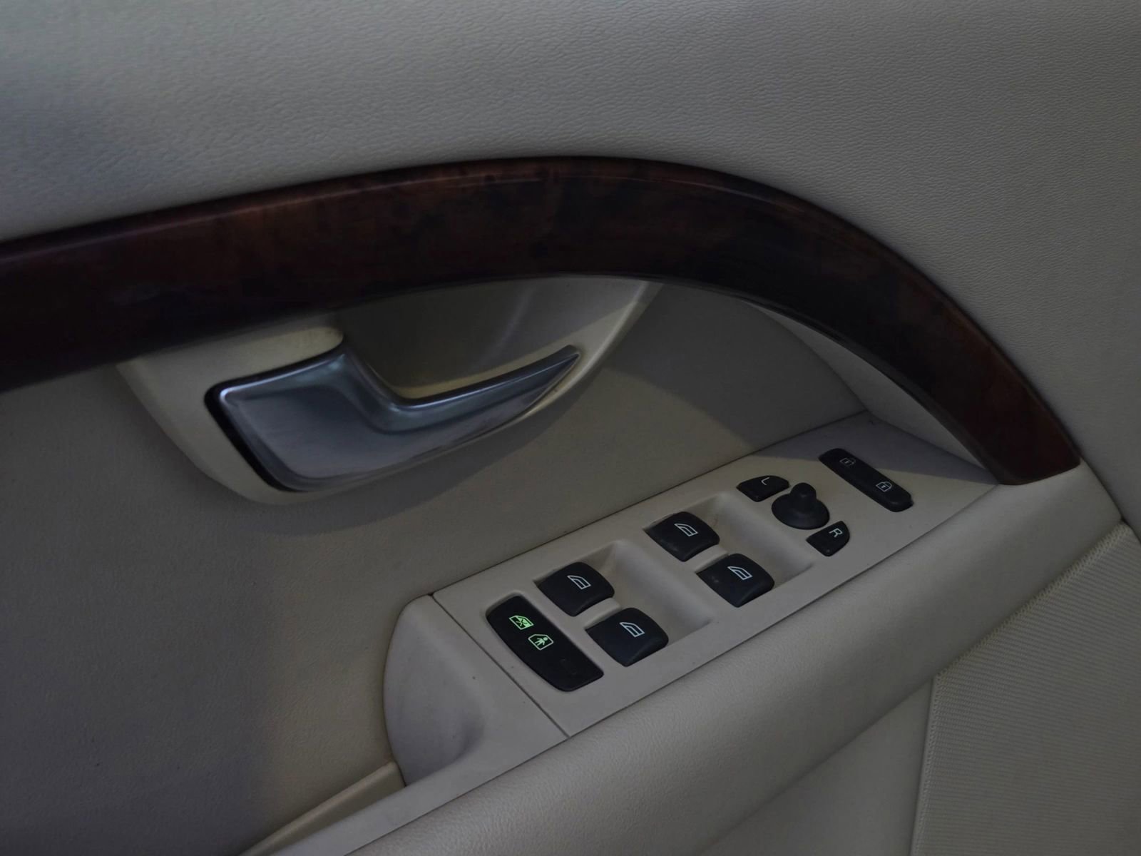 Used 2011 Volvo XC70 T6 image 31