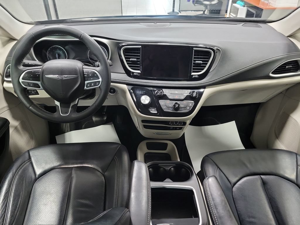 Used 2022 Chrysler Pacifica Touring-L AWD/4WD video 3
