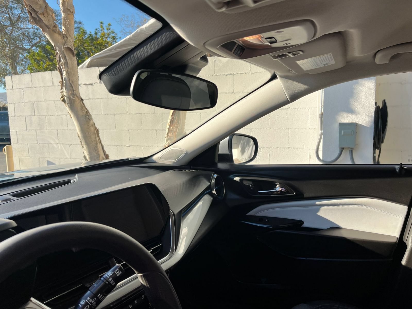 Used 2025 Chevrolet Trax LT FWD image 36