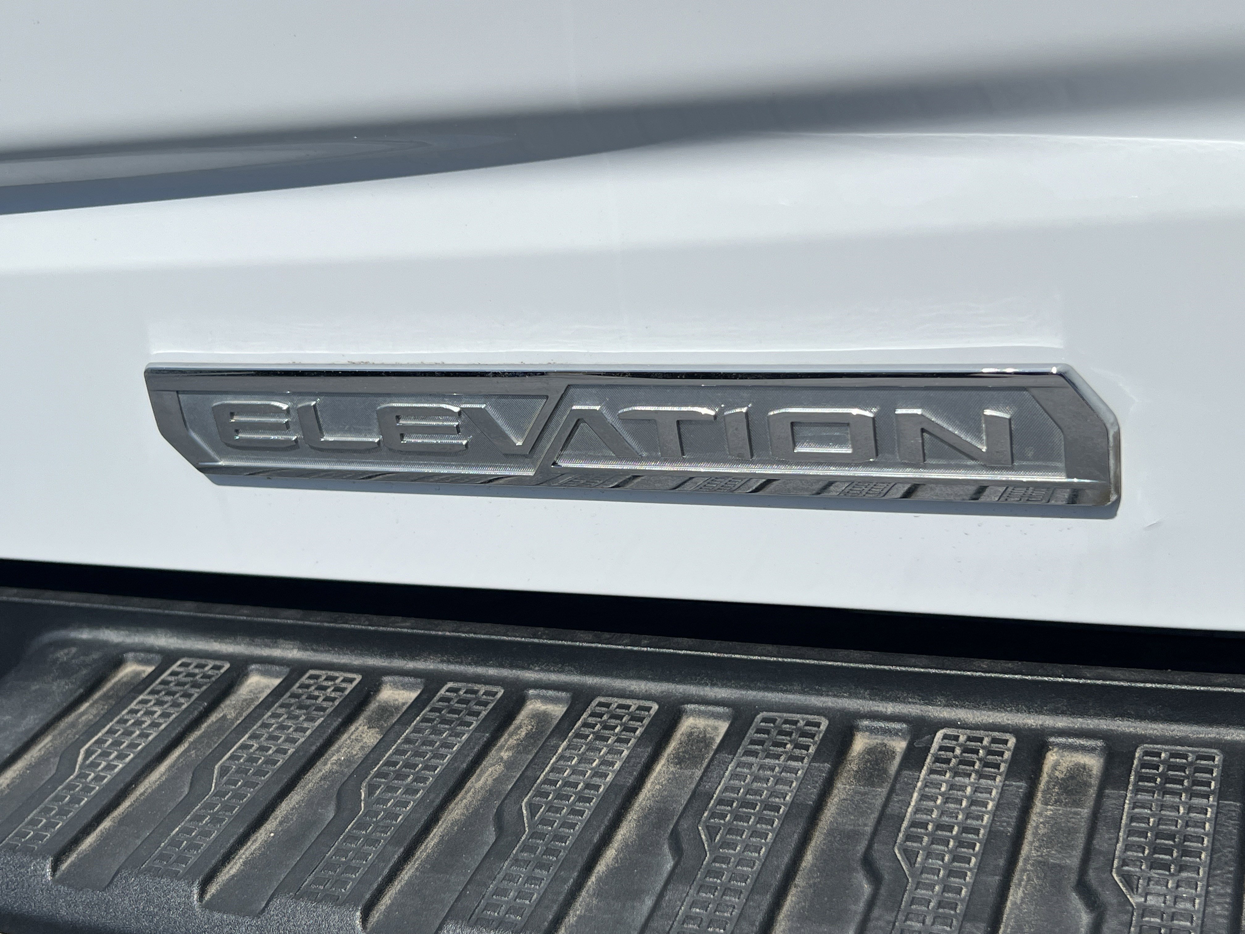 Used 2023 GMC Sierra 1500 Elevation image 9