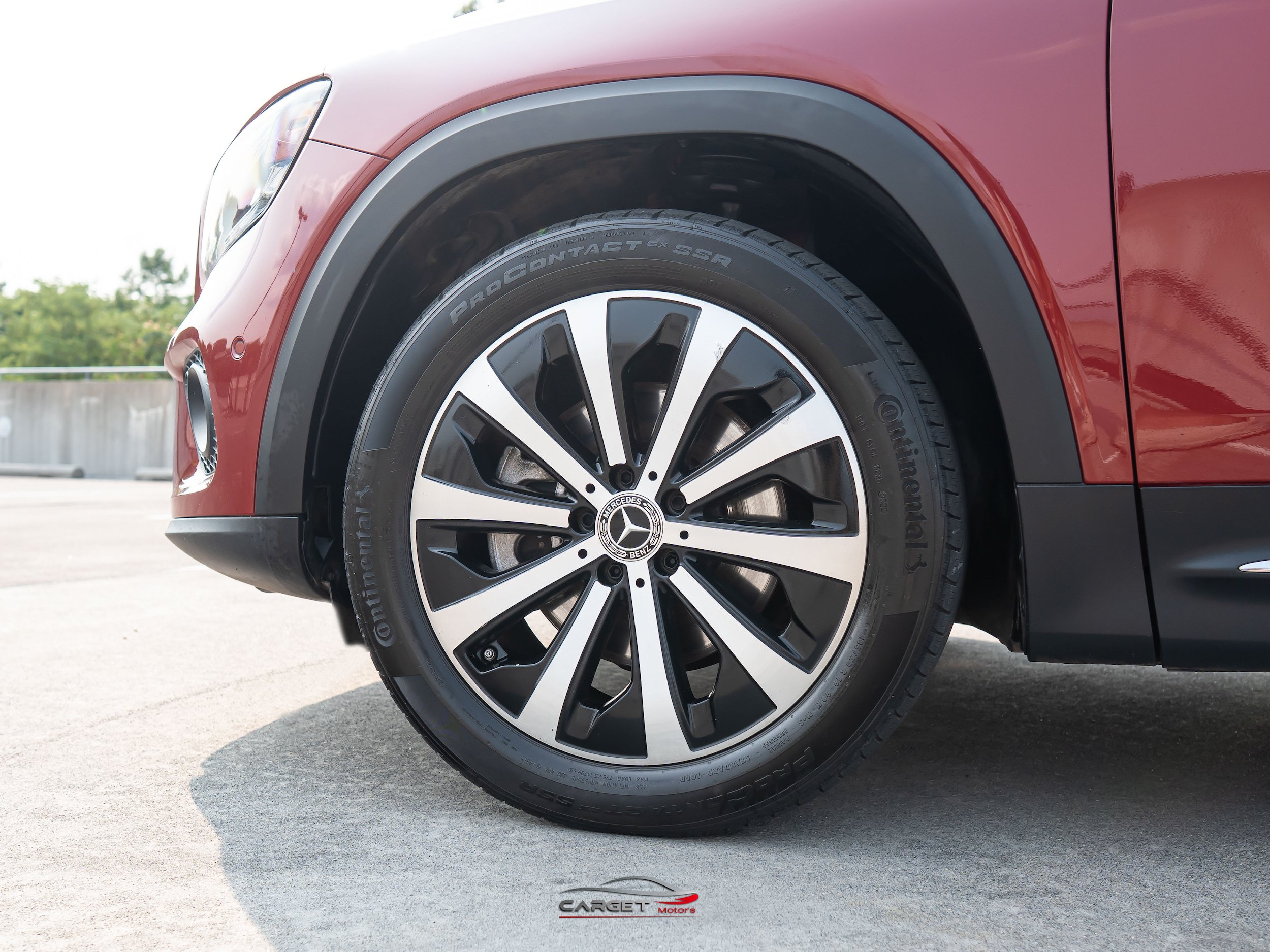 Used 2020 Mercedes-Benz GLB 250 4MATIC w/ Premium Package image 10