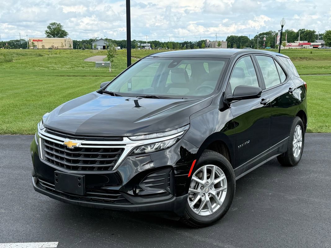 Used 2024 Chevrolet Equinox LS AWD/4WD image 1