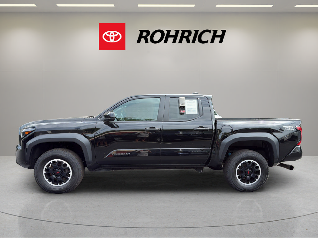 Used 2024 Toyota Tacoma TRD Off-Road AWD/4WD image 9