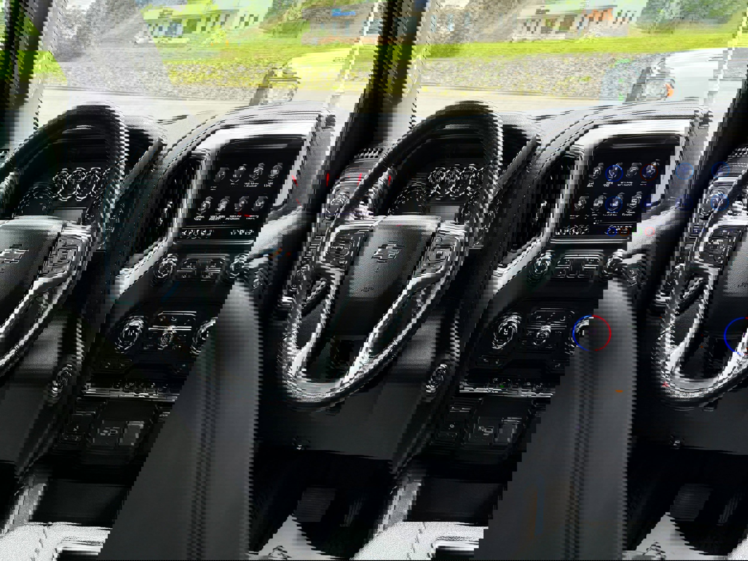 Used 2022 Chevrolet Silverado 1500 RST w/ Convenience Package II image 12