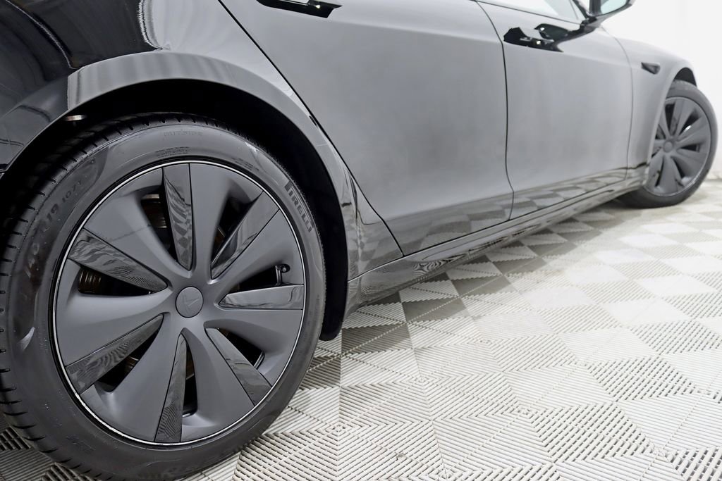 Used 2022 Tesla Model S image 11