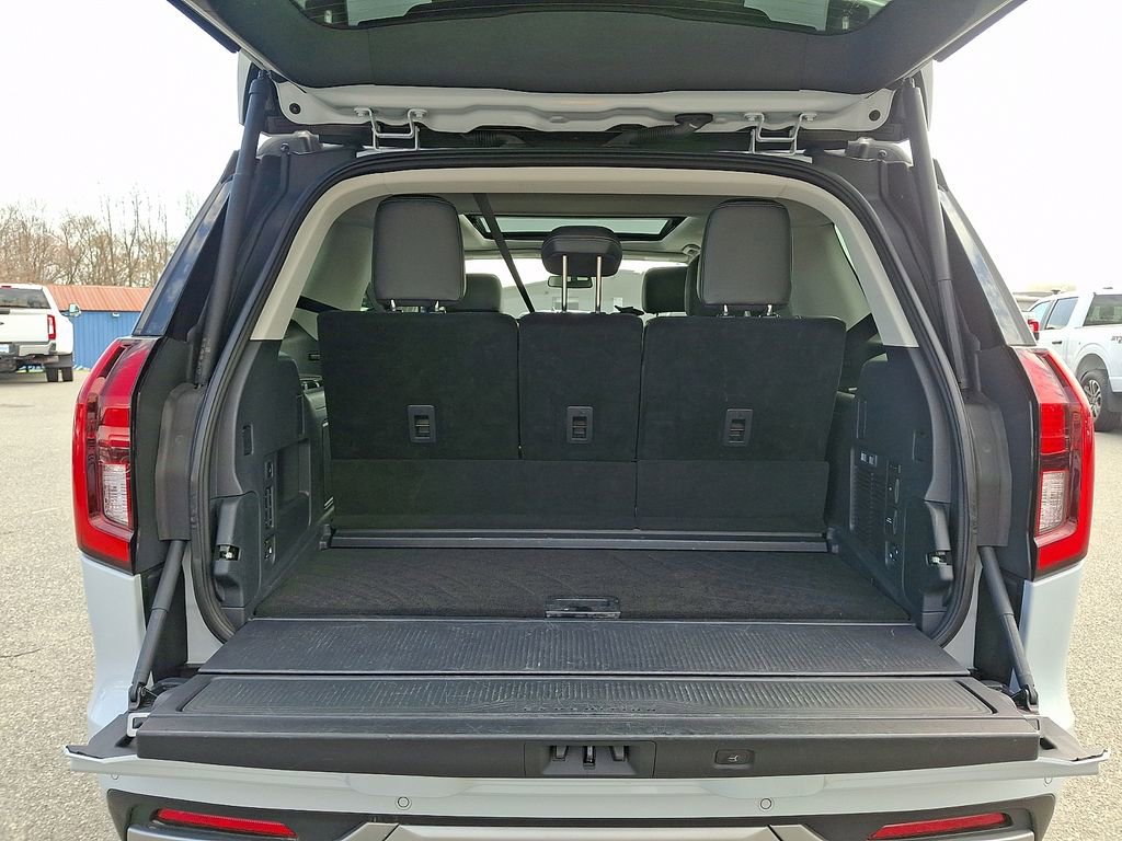 Used 2025 Ford Expedition Platinum image 30