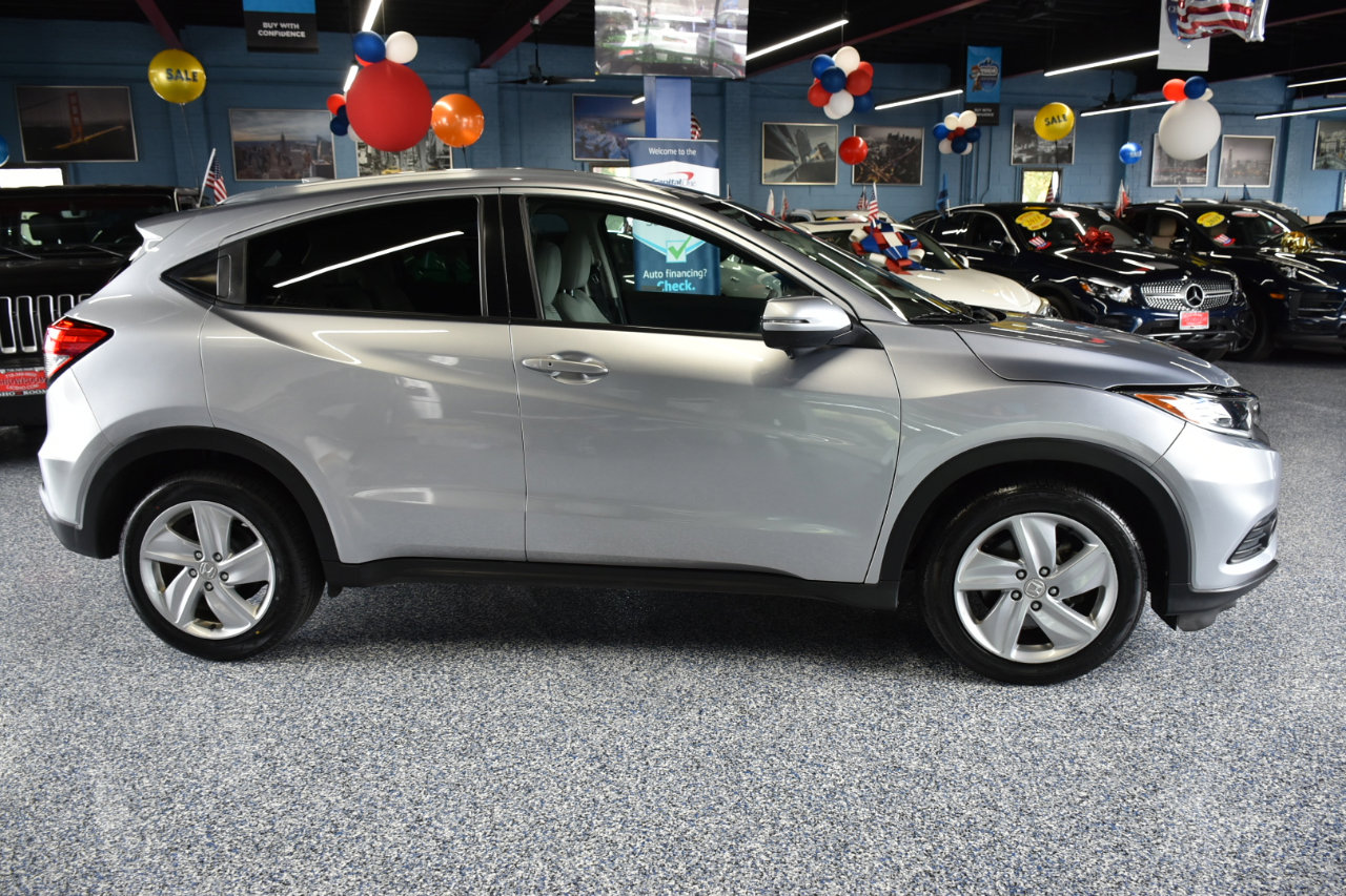 Used 2019 Honda HR-V EX image 2