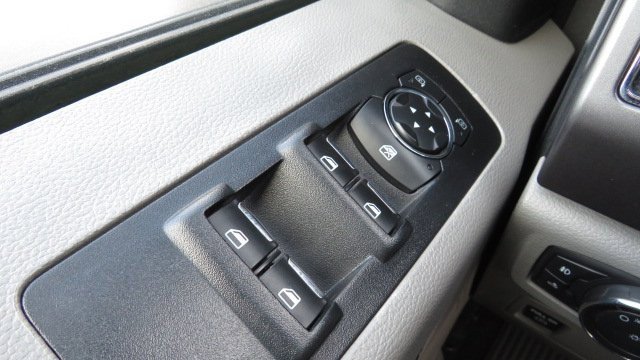 Used 2017 Ford F150 XLT image 25