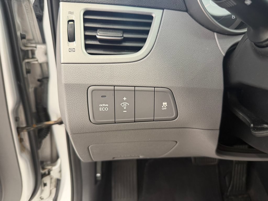 Used 2015 Hyundai Elantra SE w/ Option Group 02 FWD image 26