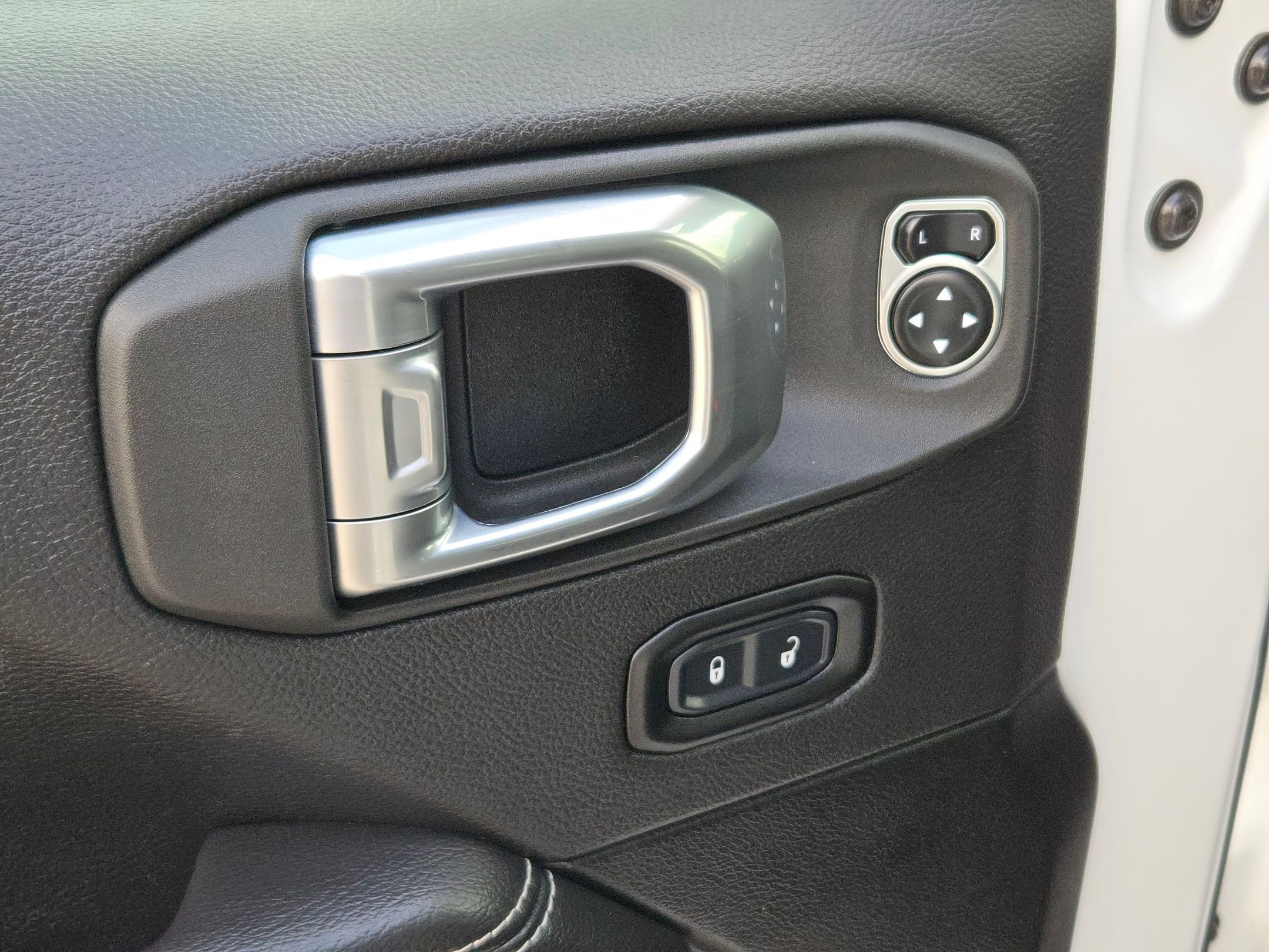 Used 2022 Jeep Wrangler Unlimited Sahara w/ Cold Weather Group image 12