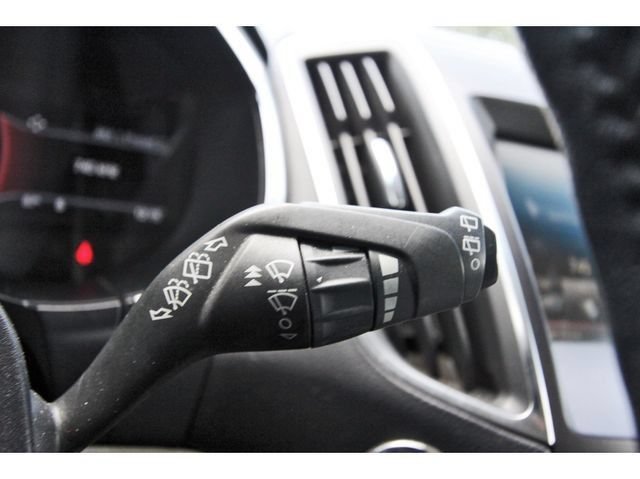 Used 2015 Ford Edge Titanium FWD image 17