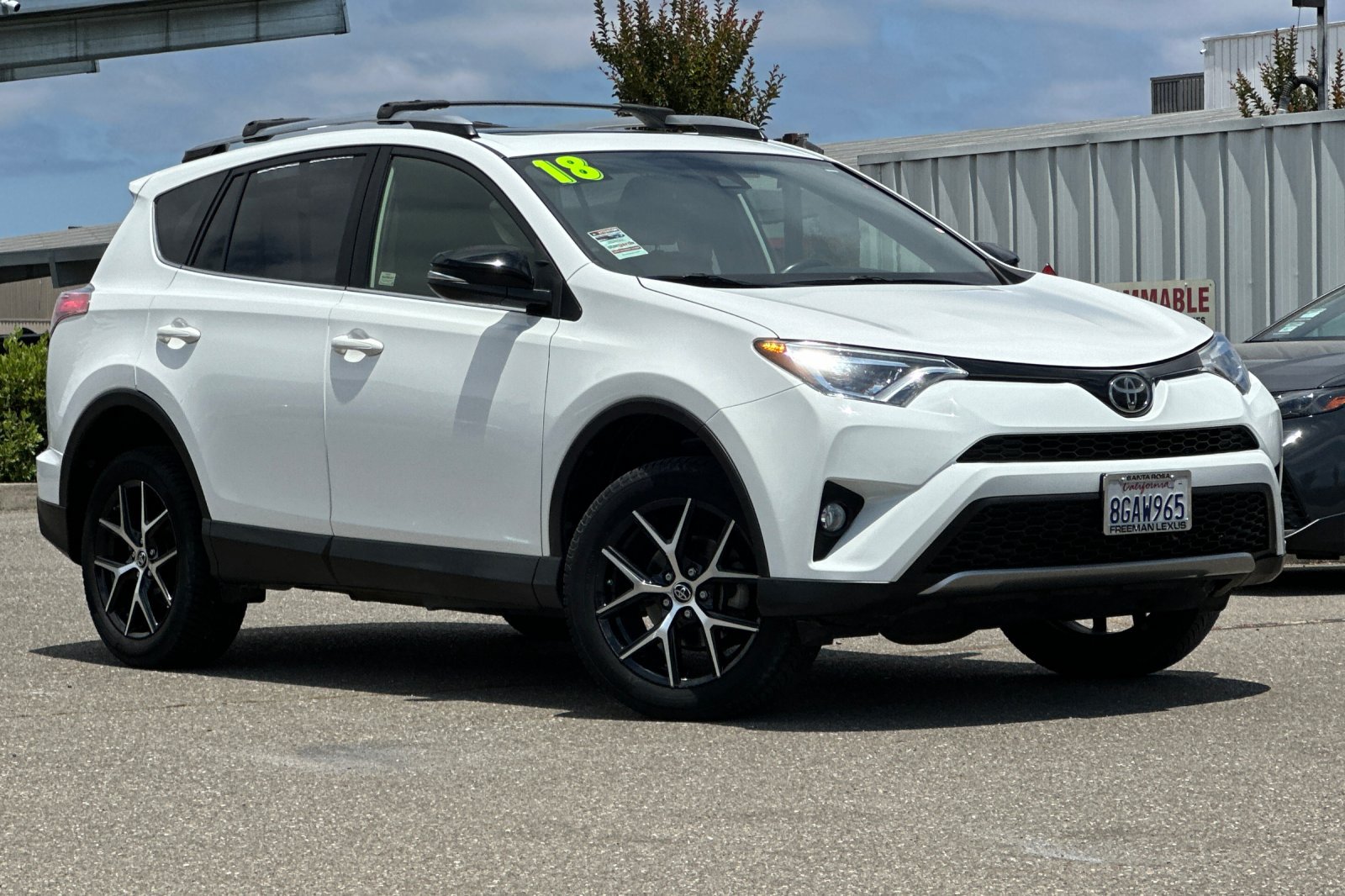Used 2018 Toyota RAV4 SE w/ Power Extra Value Package AWD/4WD image 2
