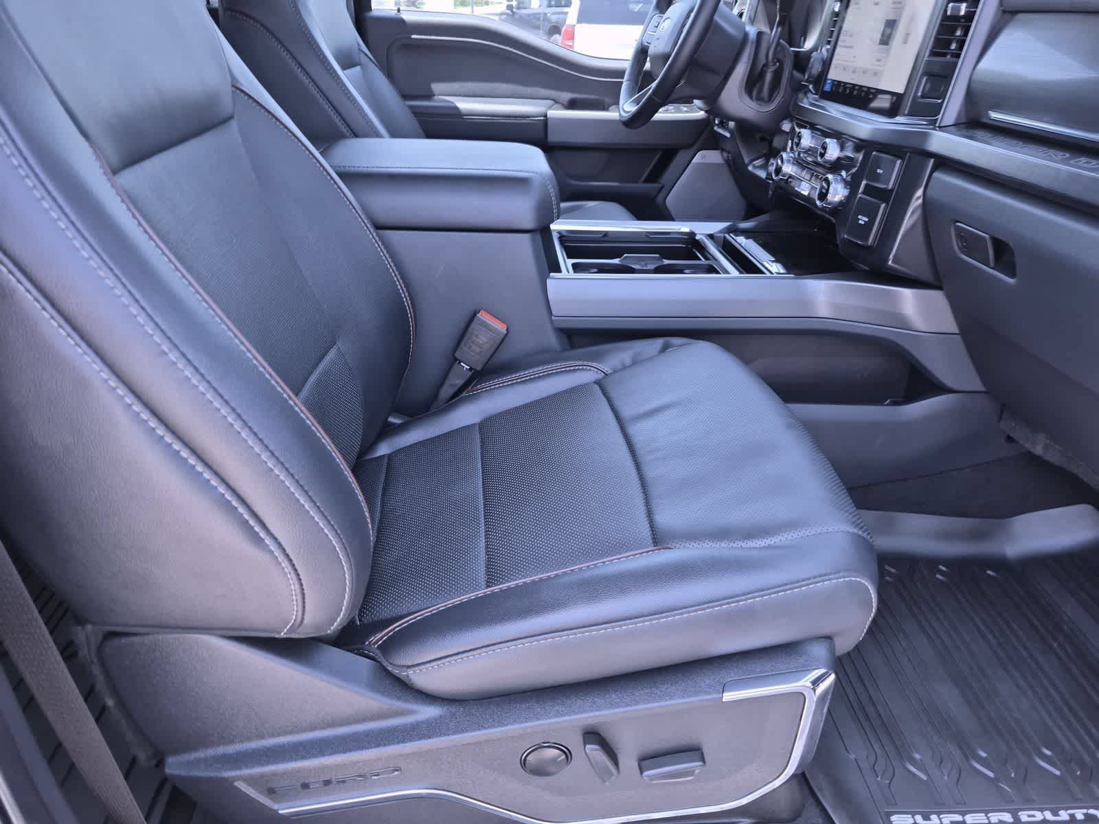 Used 2023 Ford F350 Lariat w/ Lariat Ultimate Package AWD/4WD image 21