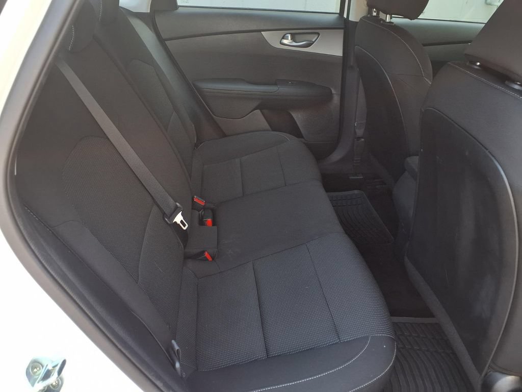Used 2020 Kia Forte LXS FWD image 24